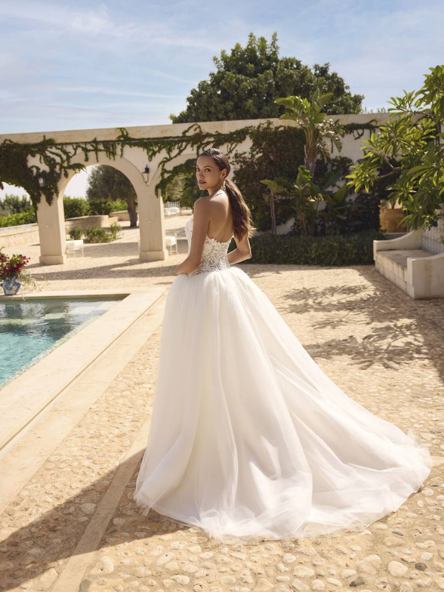 Robe de mariée Princesse bustier en dentelle et tulle de Modeca modèle Gilke