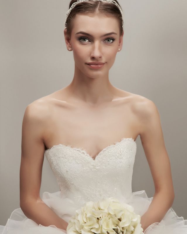 modèle gentil décolleté coeur