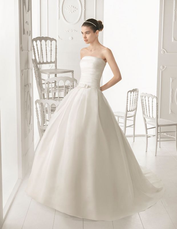 robe orlando princesse taille ceinturée de strass