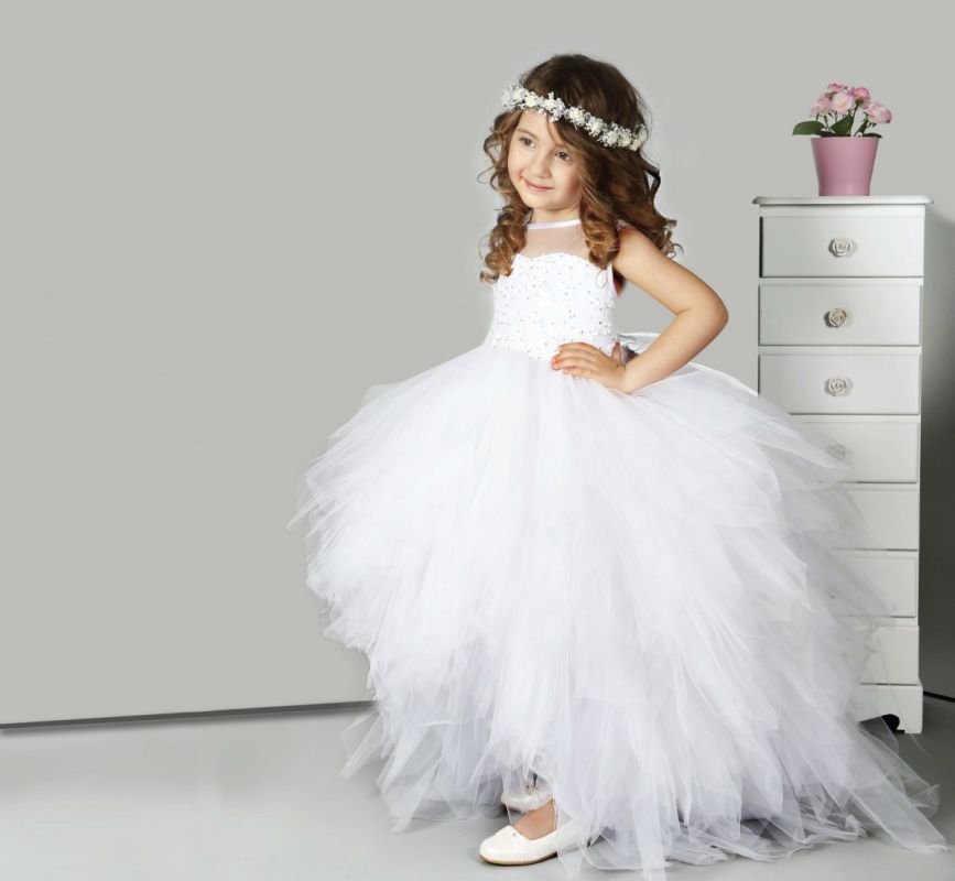 Robe de mariee courte pour un mariage civile vers Martigues 13500 Promesse Tenue